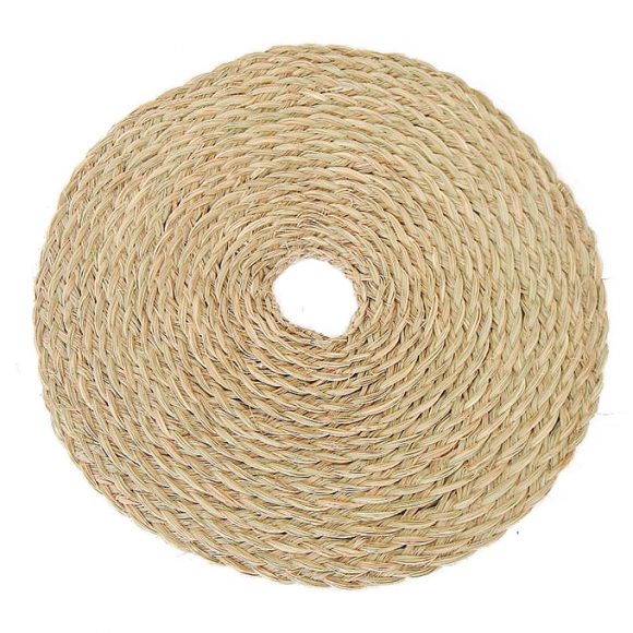 Felpudo circular de mimbre elaborado artesanalmente en España. Artesania española