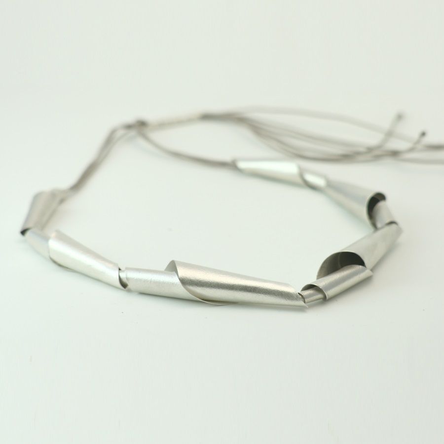 Collar-plata-vuelta-coolmaison