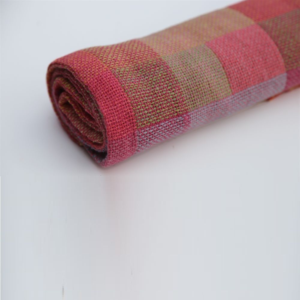 mantita-ecopixel-rojo-anna-champeney-coolmaison