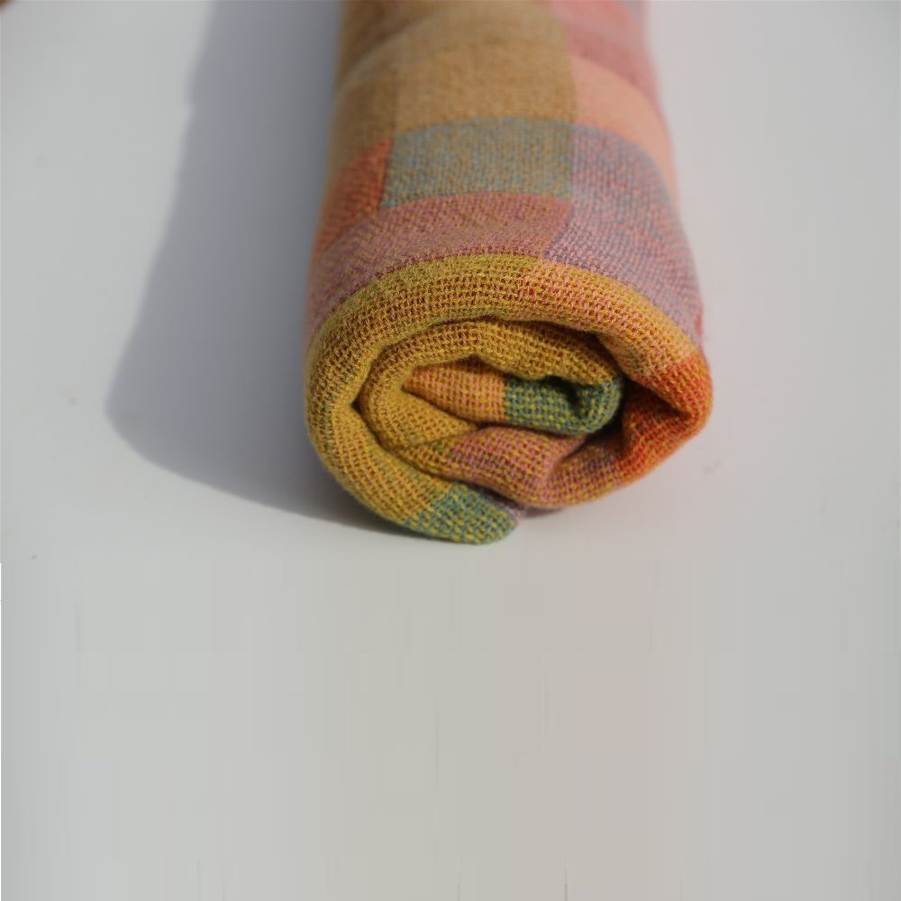 mantita-ecopixel-tutti-fruti-anna-champeney-coolmaison