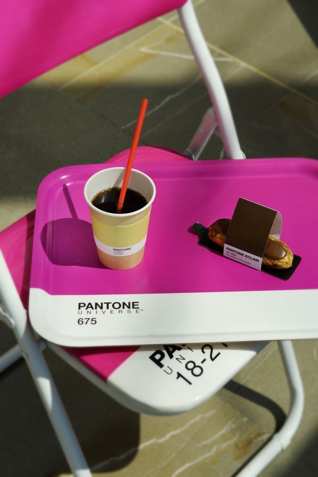 pantone-cafe-coolmaison-1