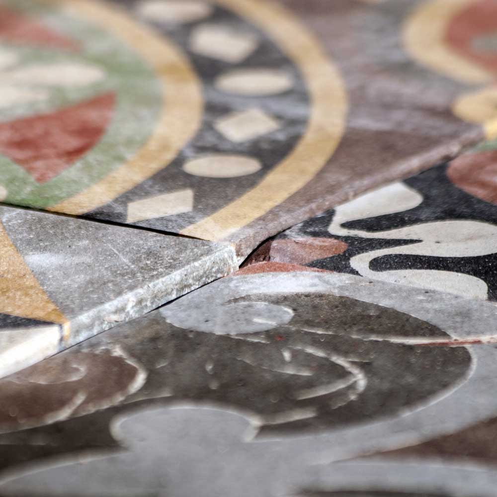 baldosas-hidraulicas-suelo-mesa-coolmaison