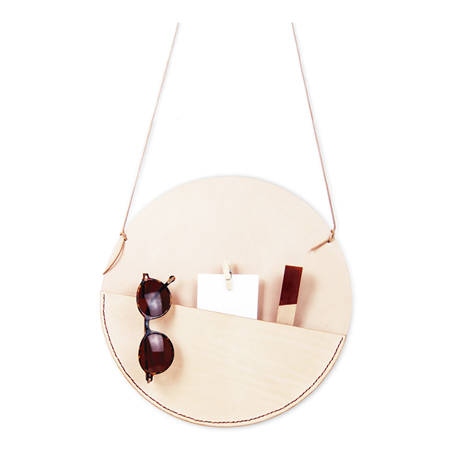 bolsillo multiusos de piel hecho a mano por miolos design coolmaison