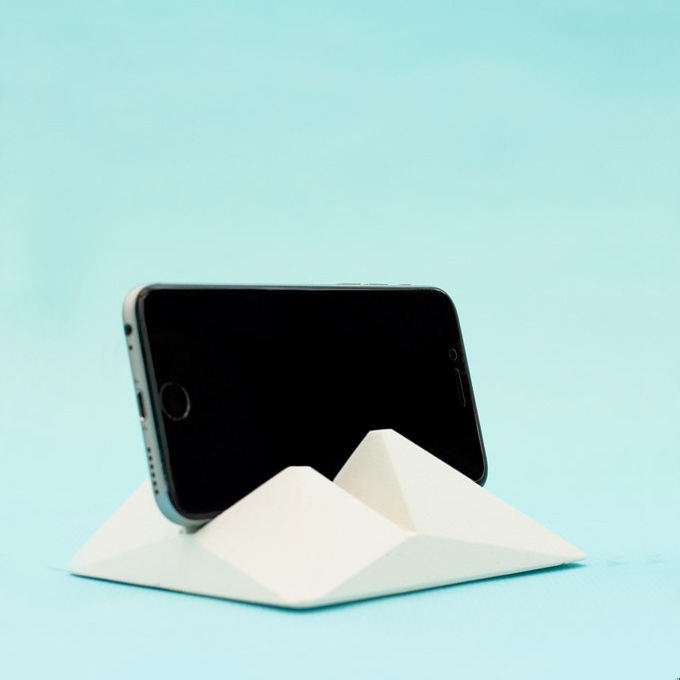 soporte de cemento para smartphone y tablets blanco oitenta coolmaison