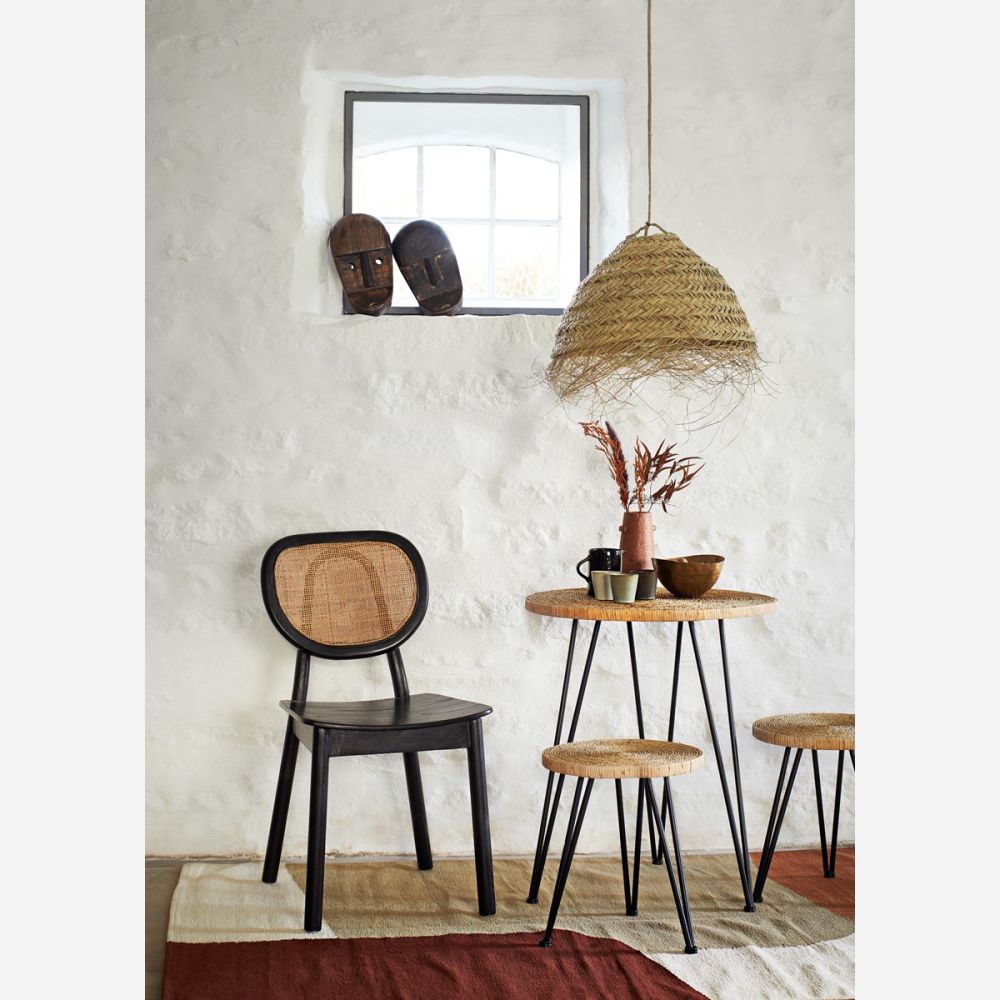 Una terraza con encanto. Iluminación con lamparas artesanales