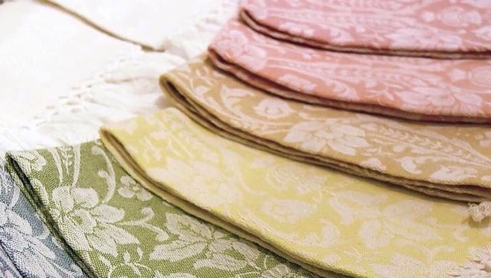 trucos para vestir la mesa con servilletas de lino